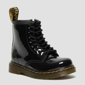 Size 2 in kids, never worn
